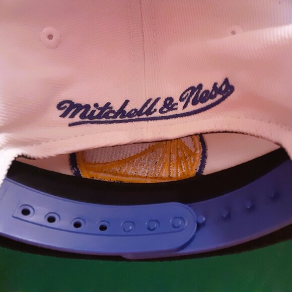 Golden State Warriors Hat (Snapback – Mitchell & Ness) - Picture 3 of 5